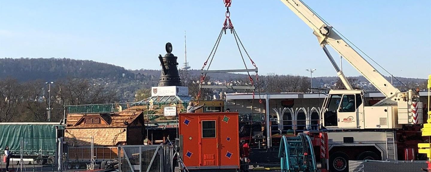 Aufbau auf dem Wasen ist in den letzten Zügen