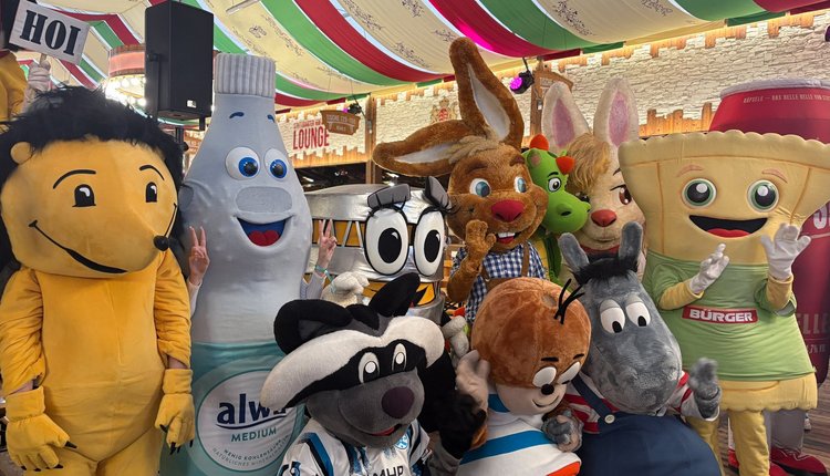Rekordzahl von Maskottchen auf dem Wasen