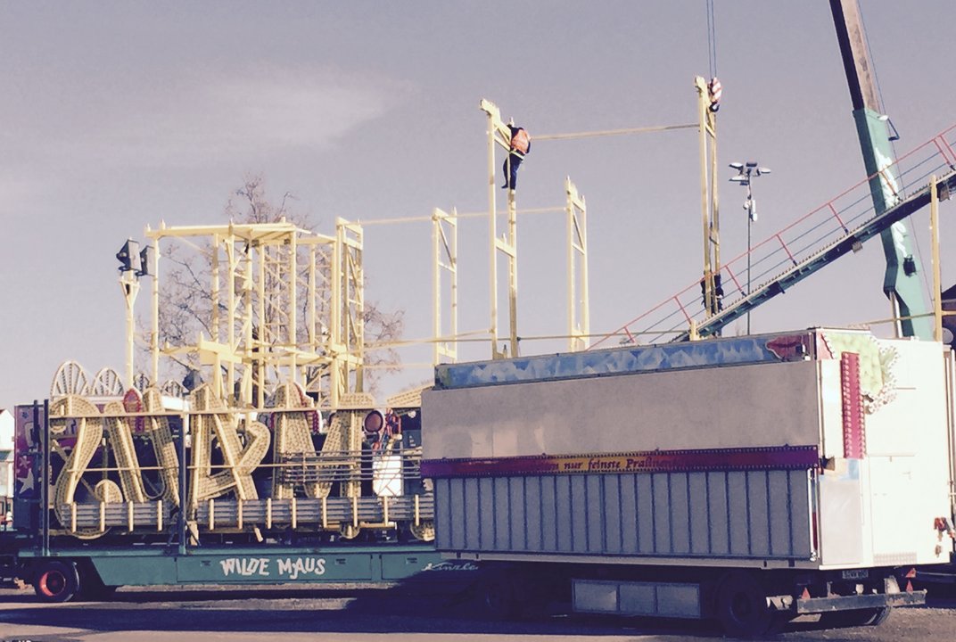 Der Aufbau ist in vollem Gange