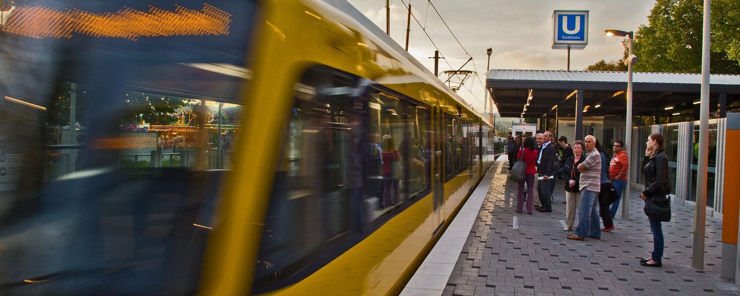 Anreise mit öffentlichen Verkehrsmitteln empfohlen