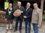 Innenminister Thomas Strobl und Landwirtschaftsminister Peter Hauk besuchen das Albdorf